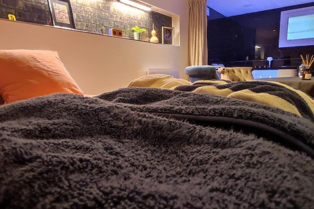 Studio Paisible Et Balneo Vezin-le-Coquet Luaran gambar