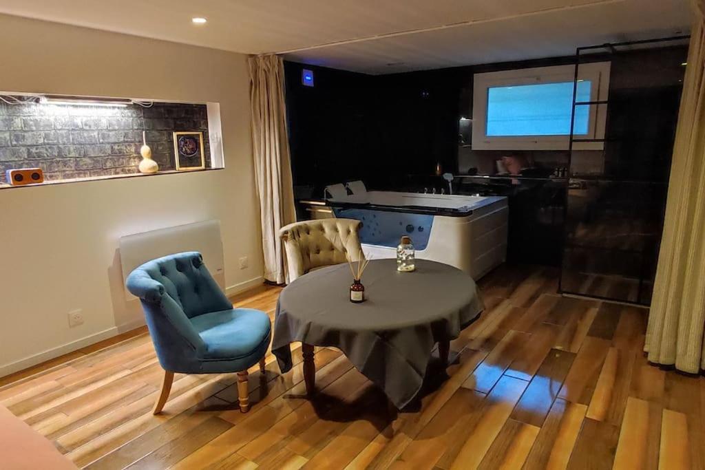 Studio Paisible Et Balneo Vezin-le-Coquet Luaran gambar